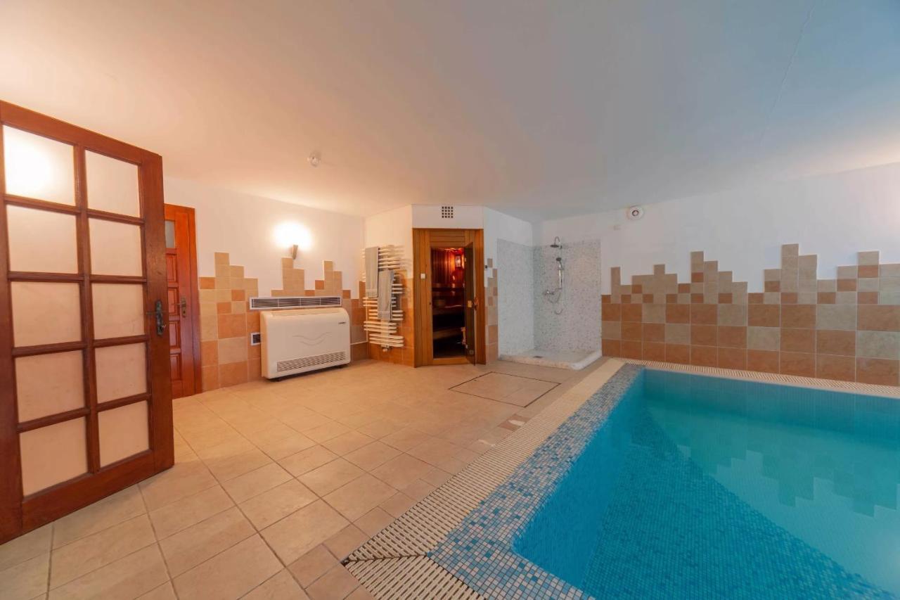Relax House *